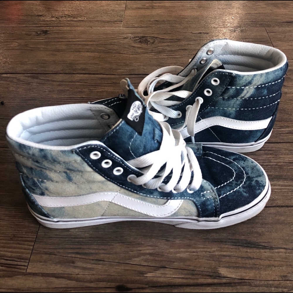 Sneakers - Picture 4 of 5